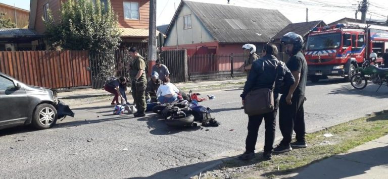 Fuerte colisión de transito deja dos heridos en Bombero Garrido