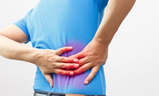 Especialistas entregan 3 consejos para ayudar a prevenir cálculos renales