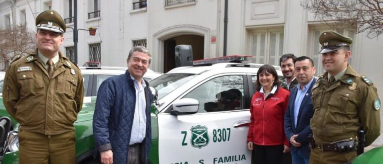Carabineros de Sagrada Familia y Villa Prat recibieron nuevos vehículos policiales