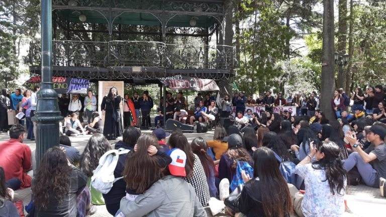 Con éxito se realizó Primera Asamblea Abierta en Plaza de Armas de Curicó