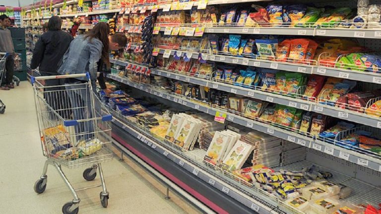 Supermercados de Curicó anunciaron cierres anticipados para este lunes