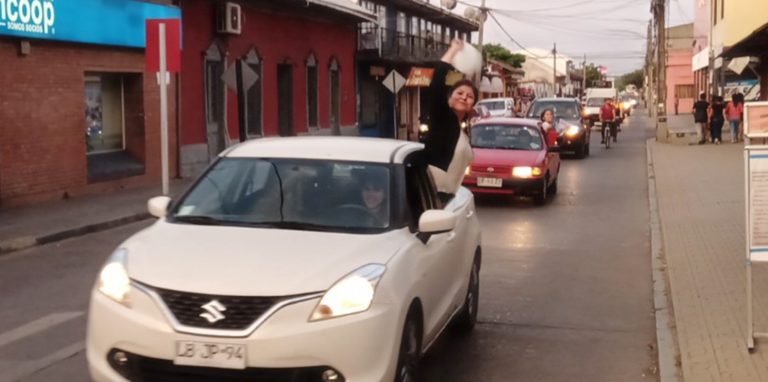 Vecinos de Molina realizaron caravana para protestar en contra de proyecto de avícola