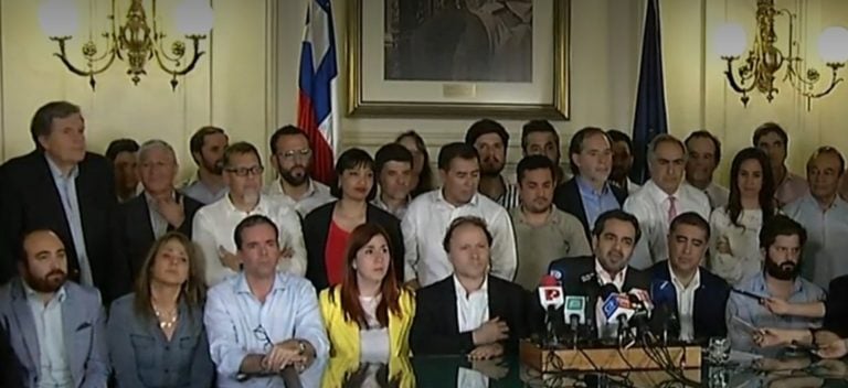 Partidos firmaron “Acuerdo por la Paz y una nueva Constitución”