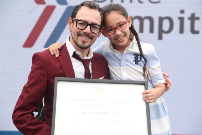 Alberto Abarza recibió el Premio Nacional del Deporte
