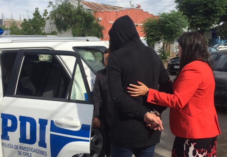 PDI detuvo a dos personas por robo a locales comerciales en medio de manifestaciones