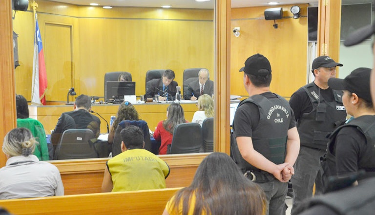 Familia de Aylin Fuentes pidió condenas por homicidio calificado para los ocho imputados