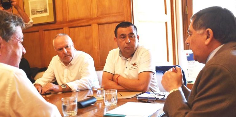Alcalde de Sagrada Familia planteó conjunto de proyectos comunales ante la SUBDERE