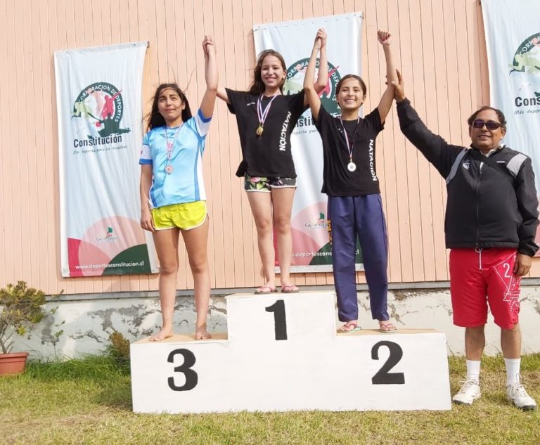 Deportistas maulinos recibieron varias medallas en Torneo Formativo de Natación