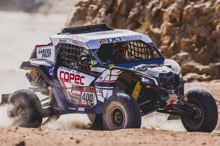 Un pinchazo dejó a Chaleco López en el tercer lugar del Dakar 2020