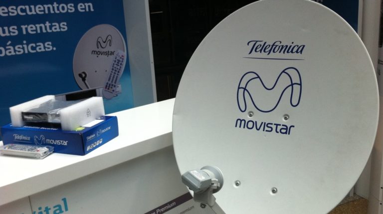 Sernac demanda colectivamente a Movistar por alza unilateral de precios en planes de televisión