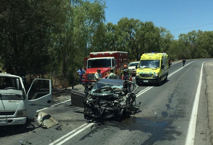 Colisión en camino a Cuesta El Peral deja dos personas lesionadas