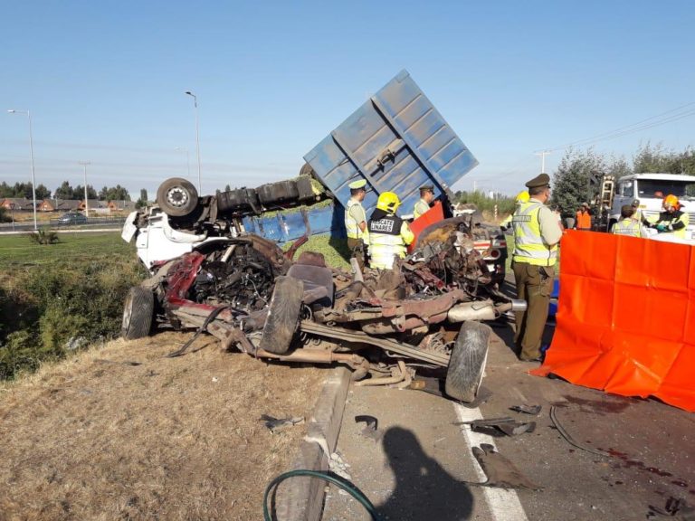 Violento accidente de tránsito deja cuatro muertos en Linares