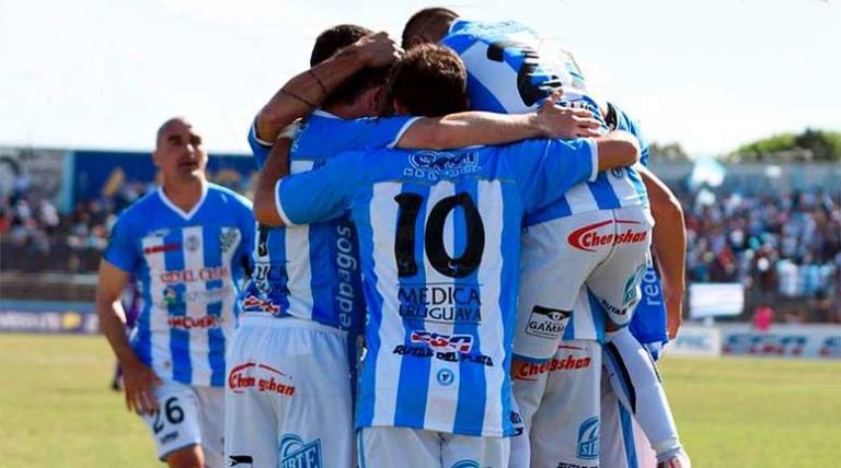 Curicó Unido enfrentará a un equipo uruguayo en la Noche Albirroja