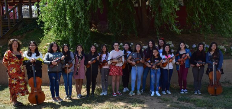 Orquesta Infantil Municipal de Vichuquén se presentó en el aniversario 435 de la comuna