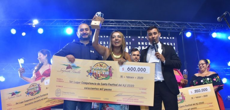 Villa Prat celebró el Festival del Ají con shows en vivo y competencia de cantantes