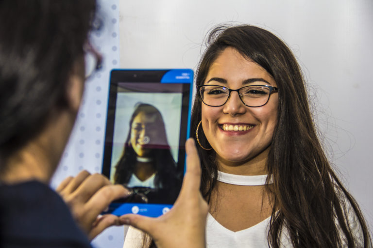 Junaeb reitera el llamado a los estudiantes para sacarse la foto para su TNE