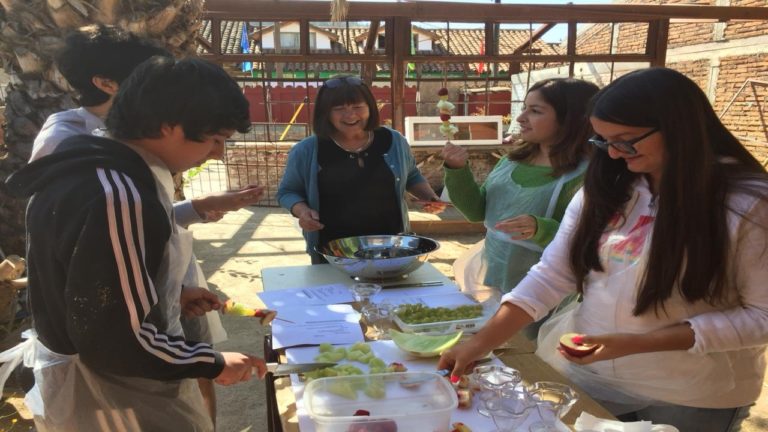 Taller de inglés y nutrición impartido por municipio de Vichuquén finalizó con éxito