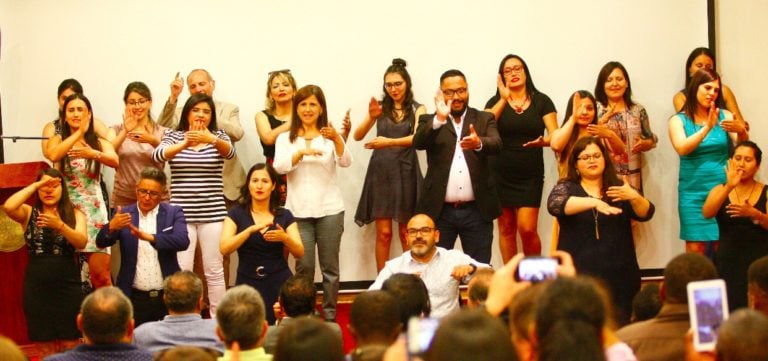 Funcionarios de la Municipalidad de Curicó se capacitaron en lengua de señas