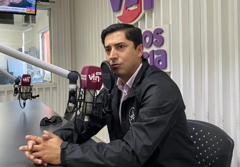 Alcalde de Vichuquén interpeló a ex abogado del municipio por irregularidades en obras del estadio comunal