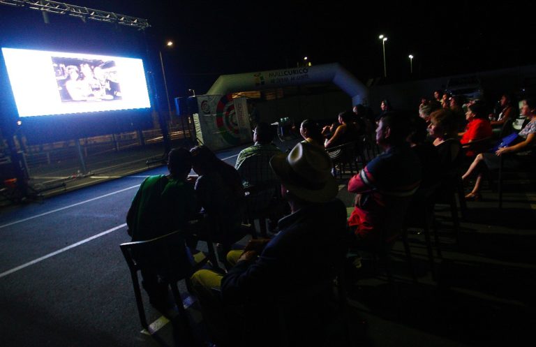 Mall Curicó realizará Autocinema para celebrar Día de los Enamorados