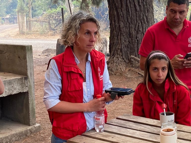 Alcaldesa de Molina llamó al gobierno a priorizar recursos para apagar incendio forestal