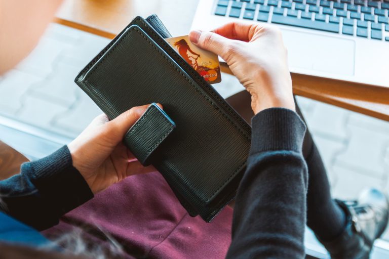 Advierten sobre un phishing activo que suplanta la identidad de Mastercard