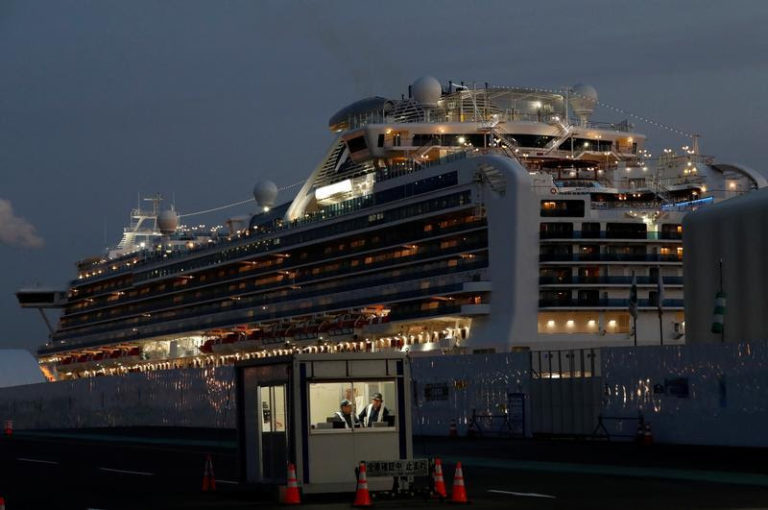 Termina curentena por coronavirus: Pasajeros salen del crucero