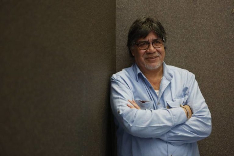 Escritor chileno Luis Sepúlveda es hospitalizado por coronavirus en España