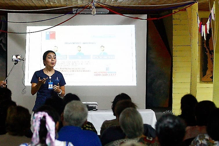 Especialista en epidemiología realizó charla sobre Covid-19 en Curicó
