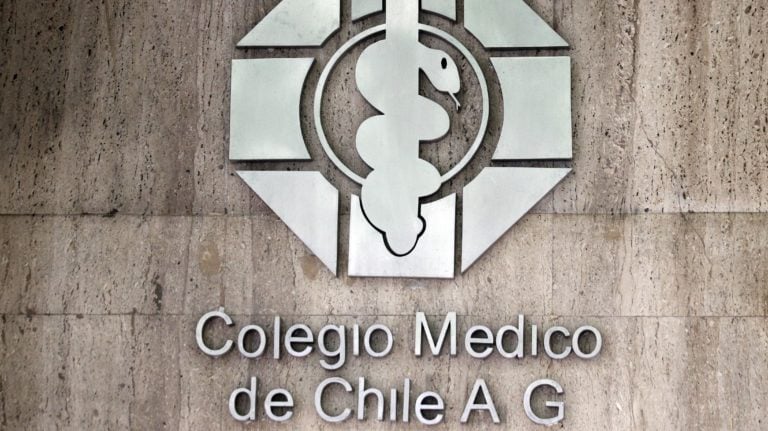 Colegio médico confirma el fallecimiento de dos doctores a causa del coronavirus