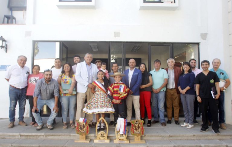 Concejo Municipal de Rauco entregó homenaje a campeones nacionales de cueca infantiles