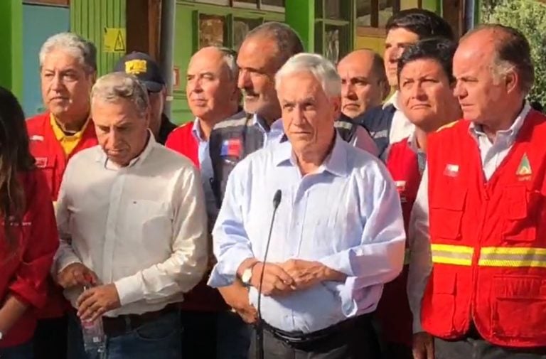 Presidente Piñera por combates a incendio forestal: "Se ha hecho un trabajo formidable"