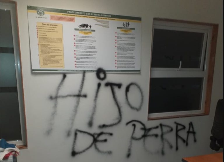 Carabinero fue dado de baja al rayar su propia comisaría en La Ligua