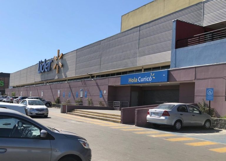 Seremi de Salud ordenó cierre temporal de supermercado Líder en Curicó