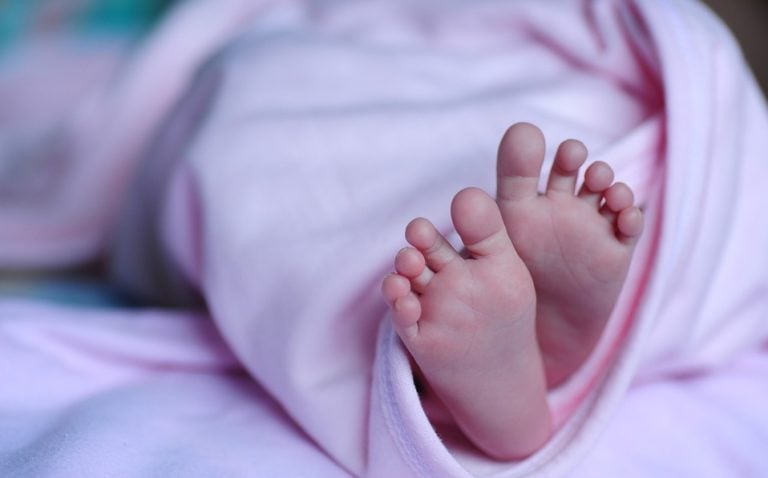 Un bebé de seis semanas muere en EEUU por el coronavirus