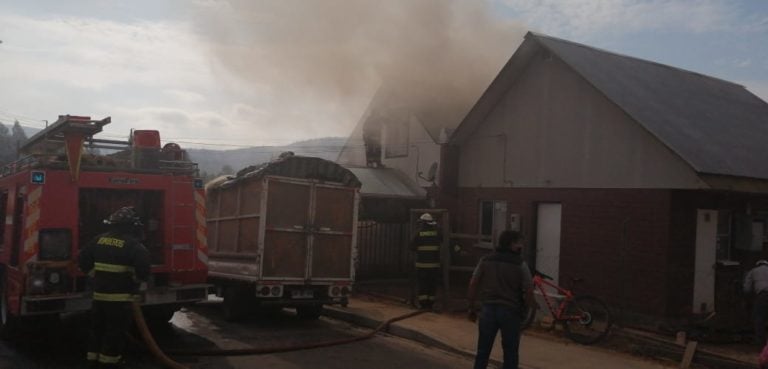 Incendio destruye vivienda en Hualañé