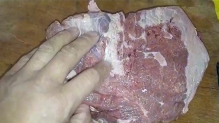 Cliente de supermercado curicano revela mala experiencia que vivió al comprar carne