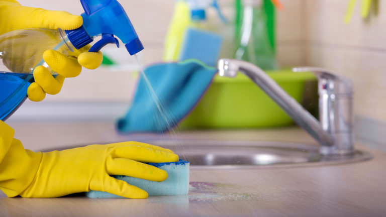 Experto explica: Intoxicación con cloro de uso doméstico