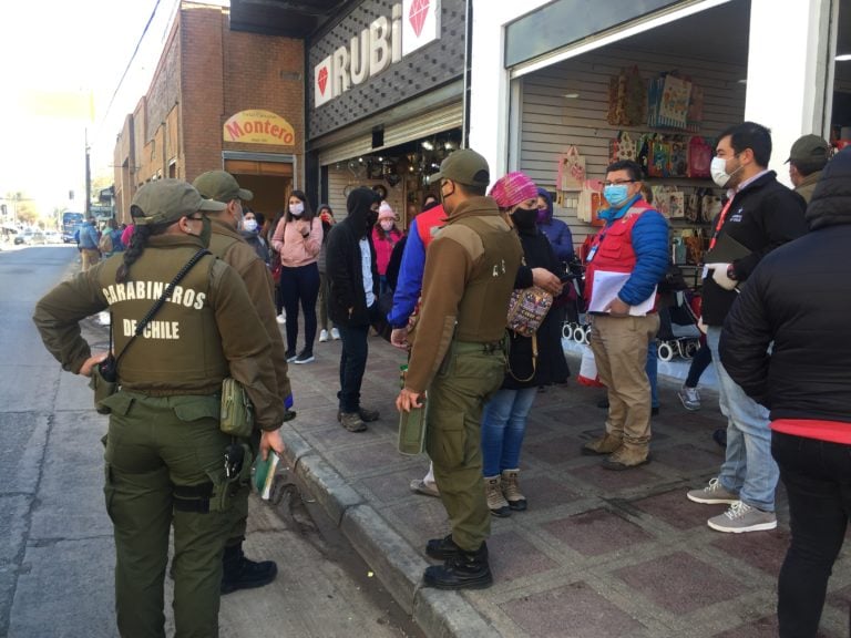 Carabineros e inspectores municipales realizaron fiscalización en sector céntrico
