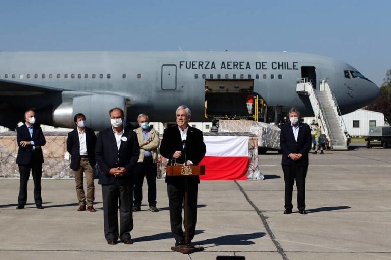 Presidente Piñera recibe 117 nuevos ventiladores mecánicos: fueron donados por la CPC