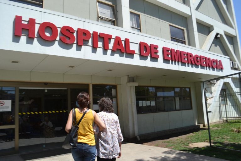 Aíslan a joven curicano que viajó en avión con portadora de nueva cepa de COVID-19