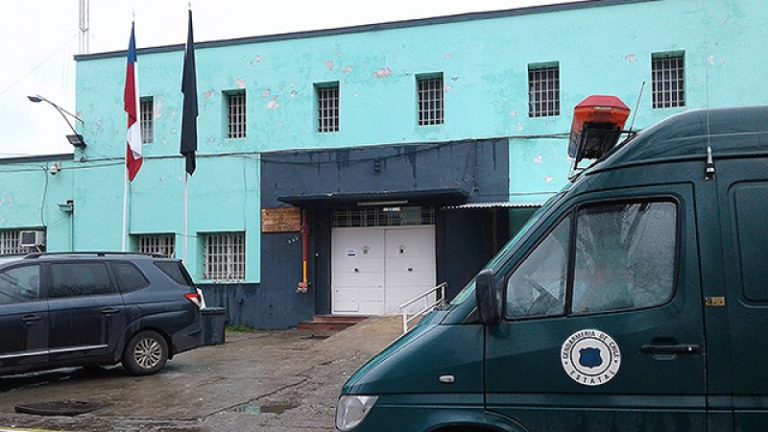 Encuentran muerto a reo al interior de su celda en cárcel de Talca