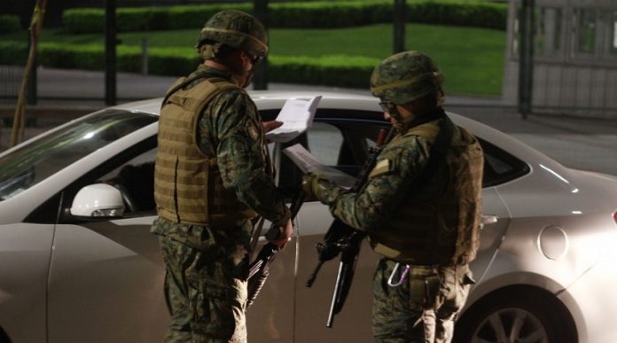 Juez fue detenido por circular sin permiso en Viña del Mar