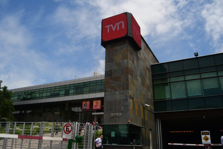 Crisis golpea a Televisión Nacional de Chile: Canal pone a la venta su edificio corporativo en US$90 millones