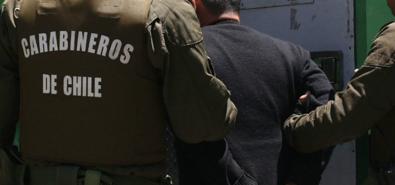 Alumno de Escuela de Carabineros fue detenido por violencia intrafamiliar en Rauco
