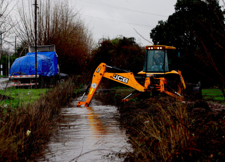 Continúan trabajos para resolver problemas de inundaciones en Curicó