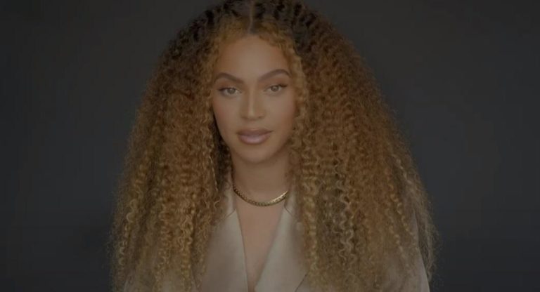 El emotivo mensaje de Beyoncé para los estudiantes del 2020 contra el racismo y sexismo