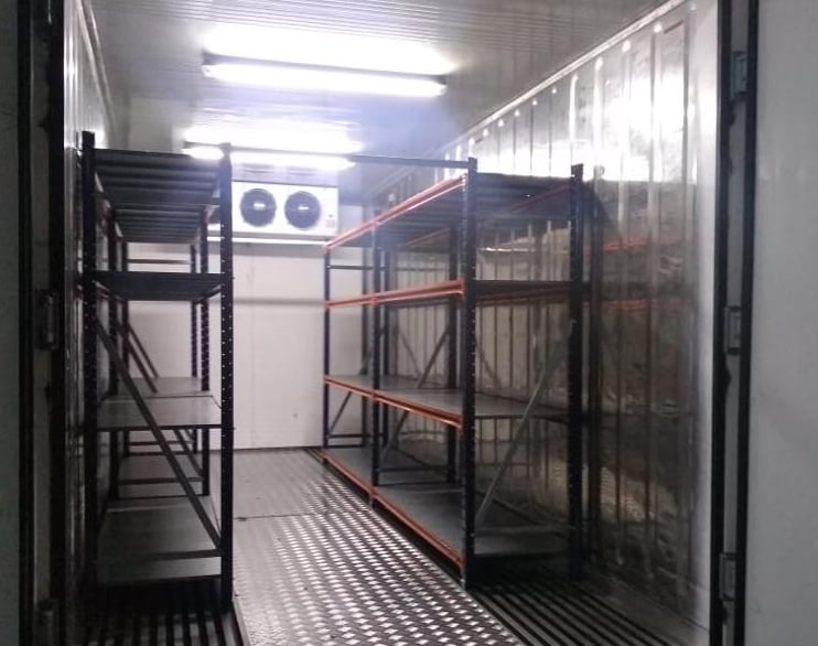Instalan primera cámara refrigerada para depósito de cadáveres en Hospital de Curicó