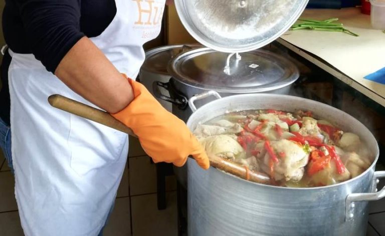 Comenzó a funcionar comedor solidario de la parroquia Nuestra Señora del Tránsito de Molina
