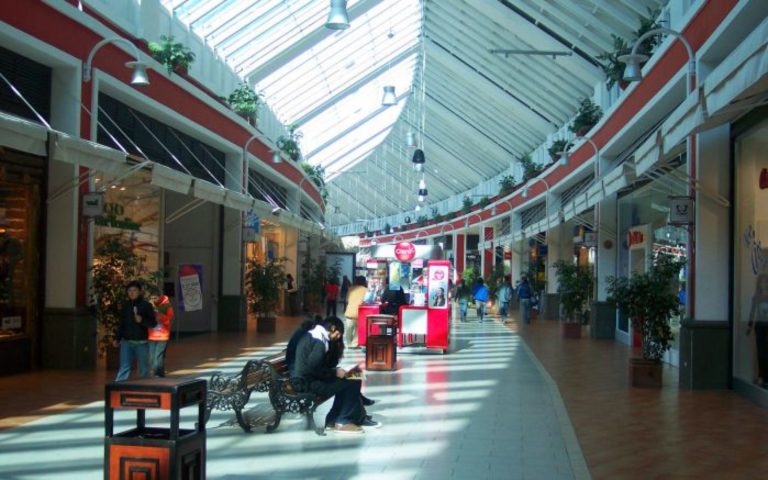 Mall Curicó anuncia nuevos horarios tras retroceso de la comuna a cuarentena